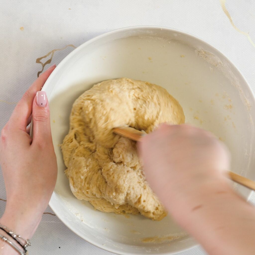 thefoodieblogger how to make no knead cinnamon rolls 4