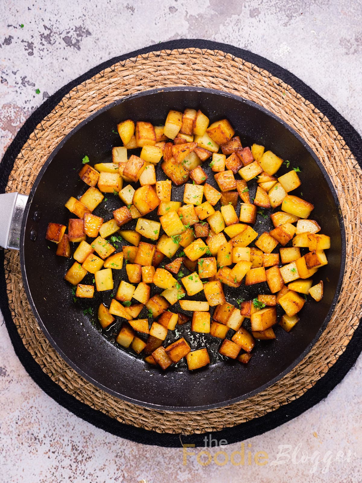Skillet Breakfast Potatoes 5 skillet breakfast poatatoes the foodie blogger