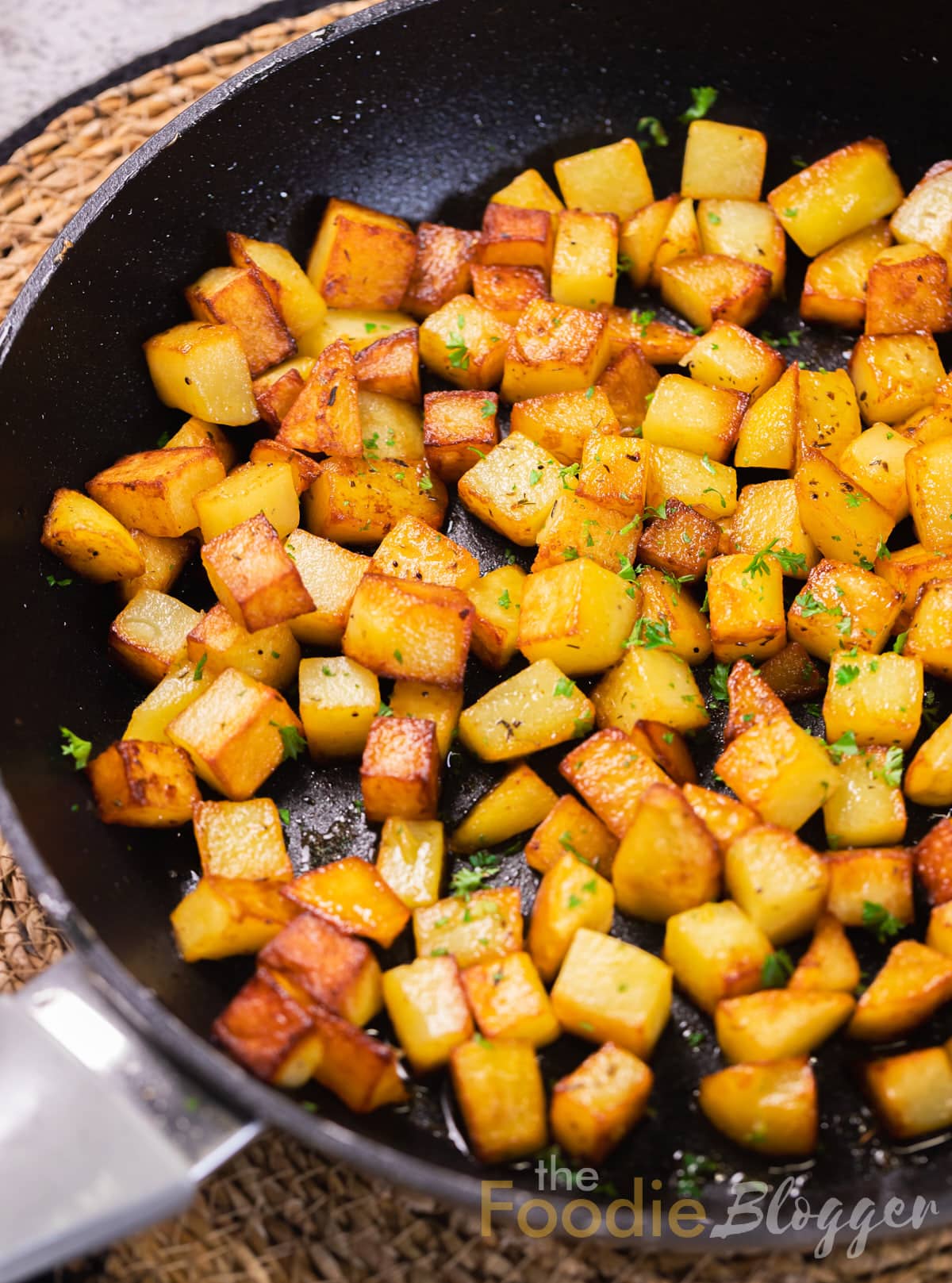 thefoodieblogger how to make breakfast skillet potatoes recipe
