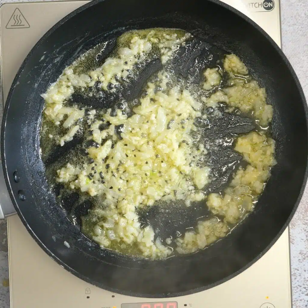 Creamy Tuscan Gnocchi Recipe 4 thefoodieblogger how to make Creamy Tuscan Gnocchi 1
