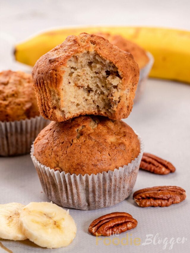 Easy Banana Nut Muffins: Perfectly Moist with a Crunchy Twist