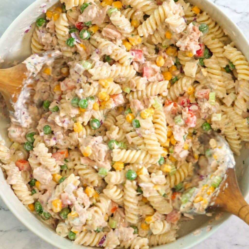 thefoodieblogger how to make Tuna Pasta Salad 5