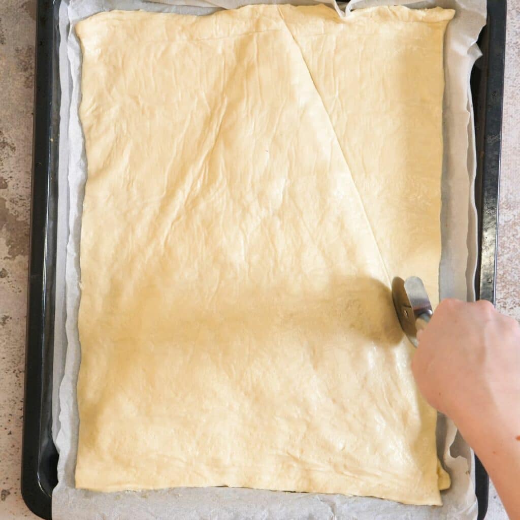 Christmas Tree Spinach Dip Breadsticks 8 thefoodieblogger How To Make Christmas Tree Spinach Dip Breadsticks 5