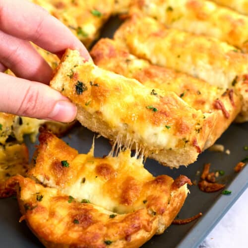 Cheesy Garlic Bread 10 thefoodieblogger cheesy garlic bread 1