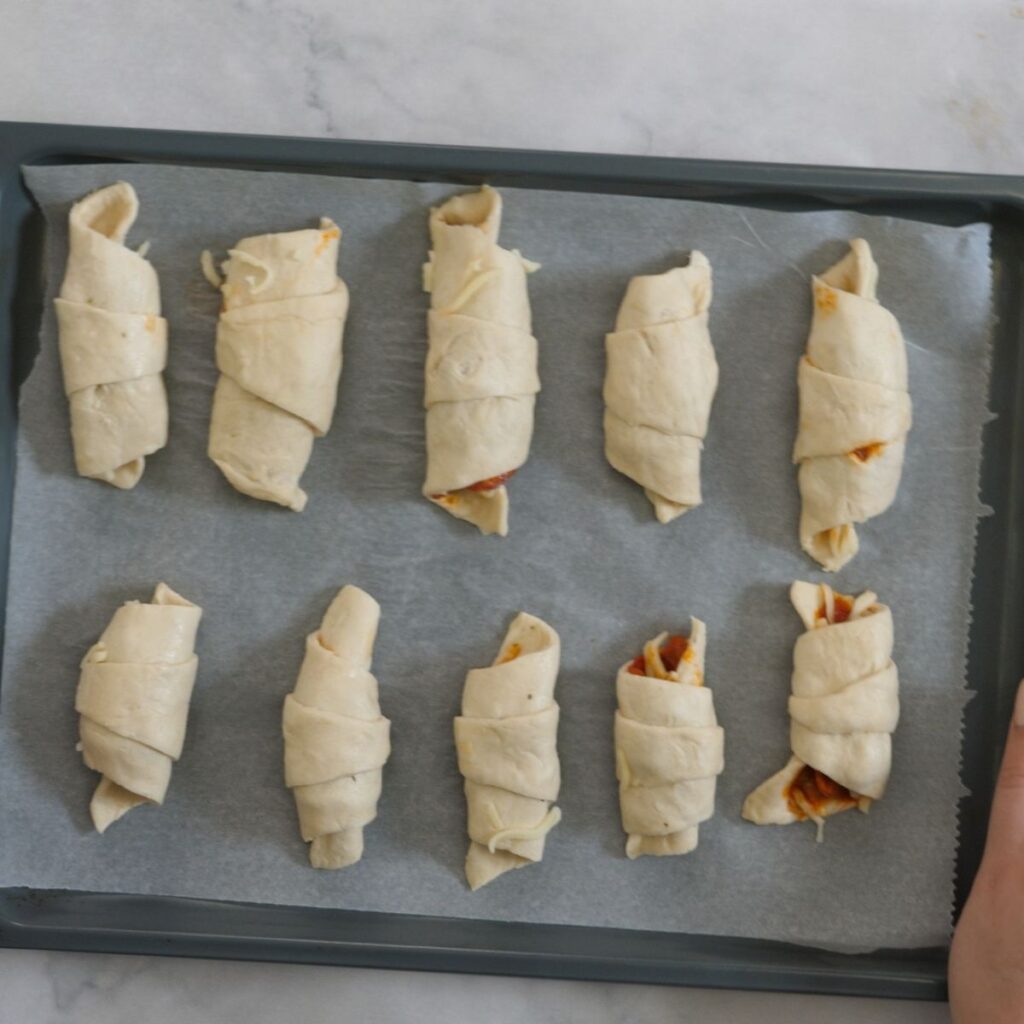 Easy Pepperoni Crescent Rolls 8 Easy Pepperoni Crescent Rolls 5