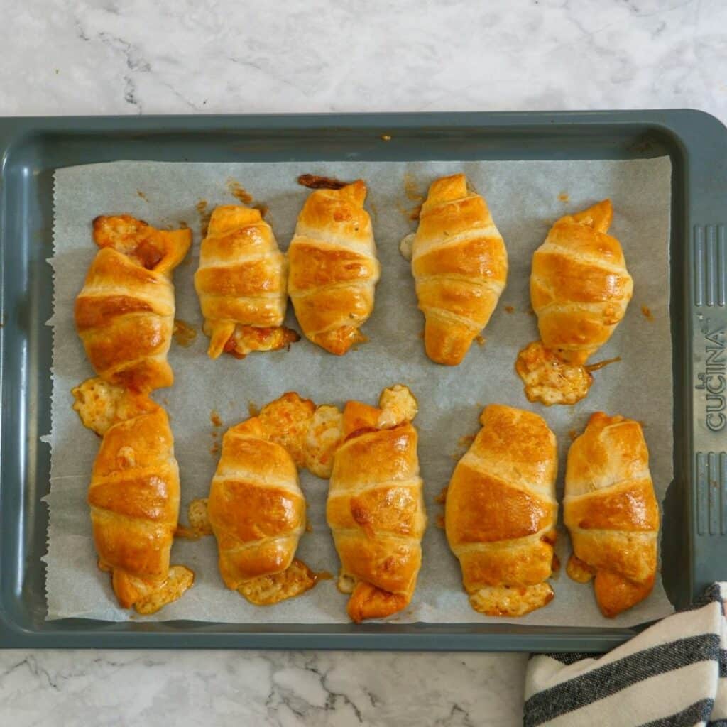 thefoodieblogger how to make Easy Pepperoni Crescent Rolls