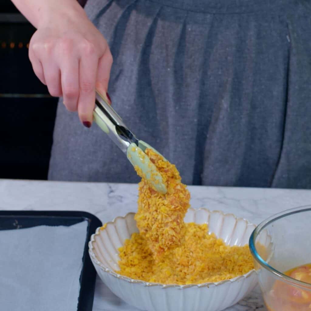 Baked Hot Honey Chicken (Super Crunchy!) 8 thefoodieblogger how to make Hot Honey Chicken 4