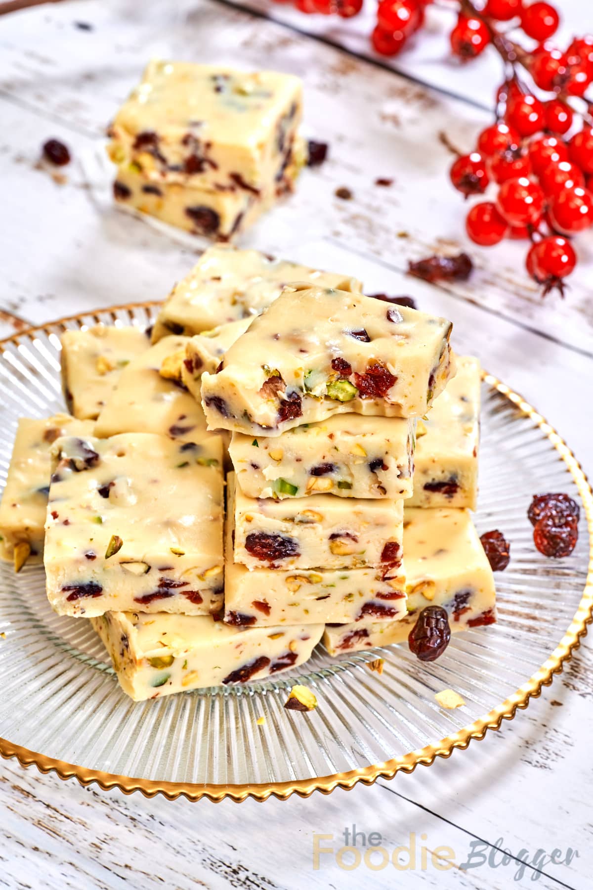 easy white chocolate fudge with pistachio and cranberry