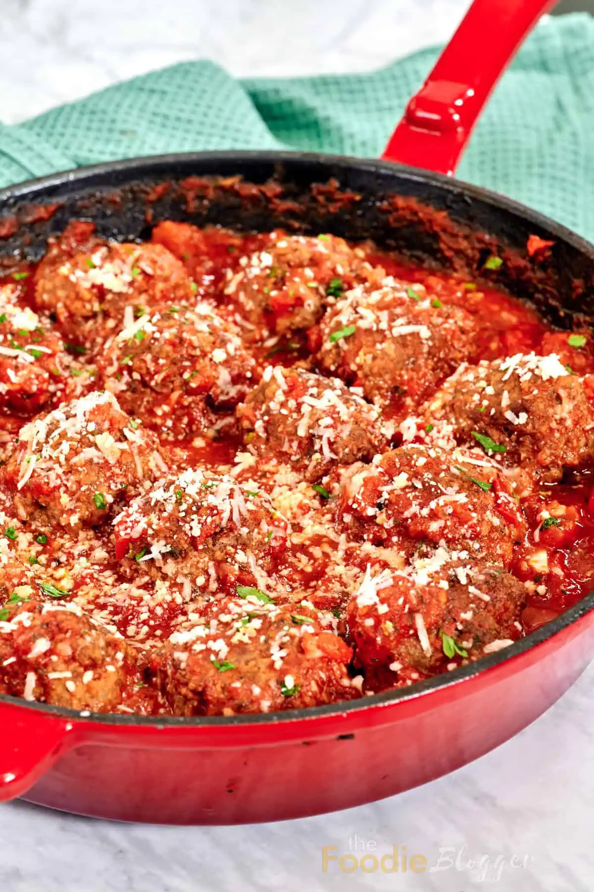 classic Italian Meatballs recipe thefoodieblogger