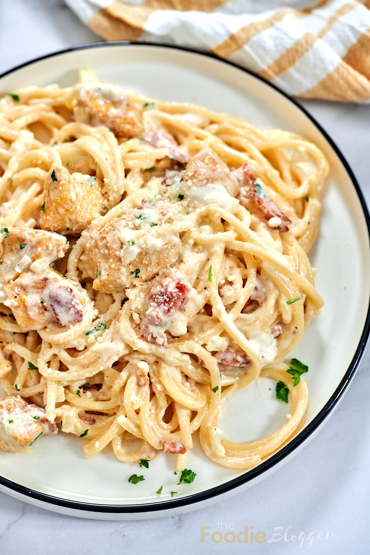 Creamy Chicken Carbonara 13 creamy chicken carbonara pasta thefoodieblogger