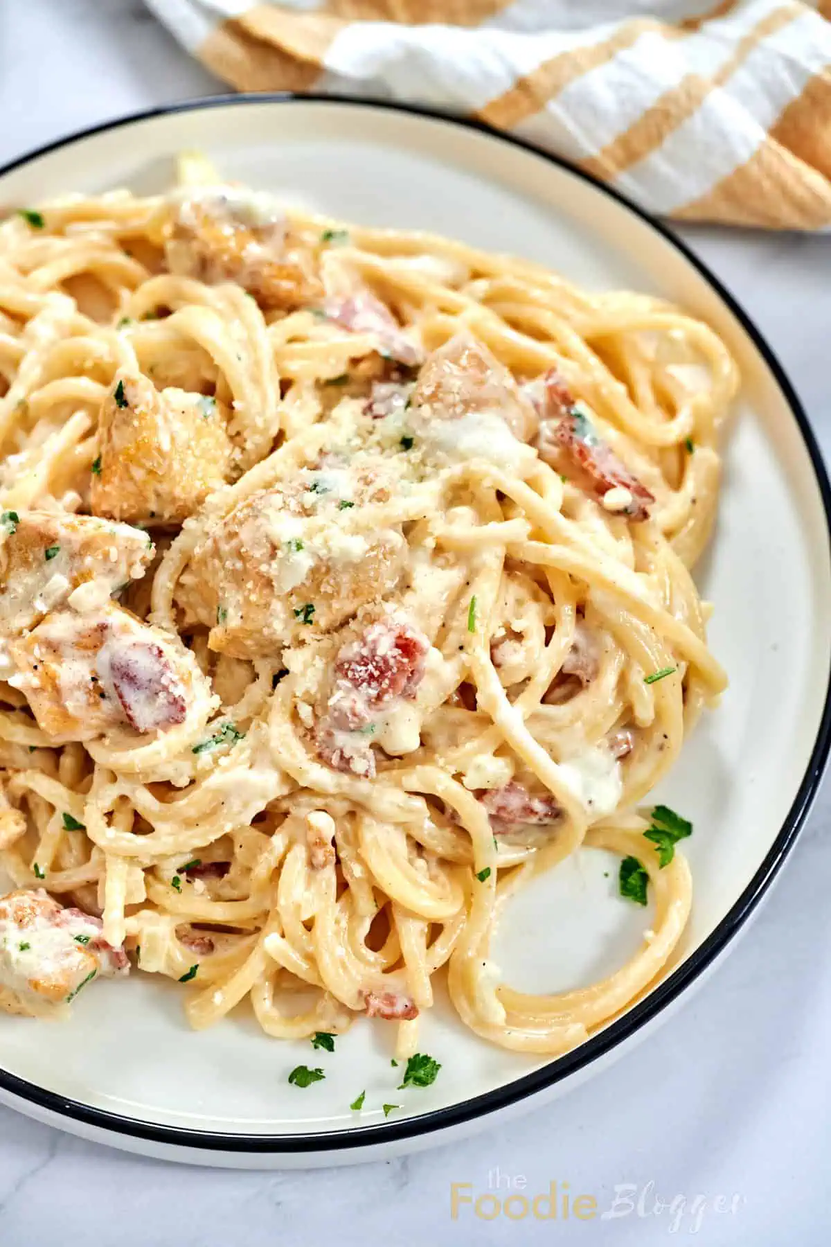 creamy chicken carbonara pasta thefoodieblogger