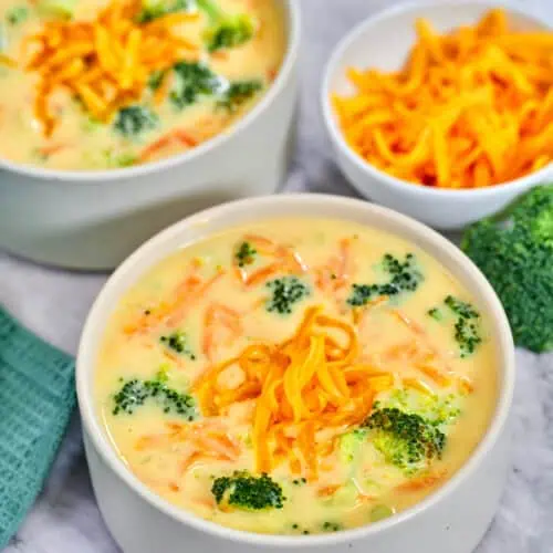 broccoli cheese soup thefoodieblogger