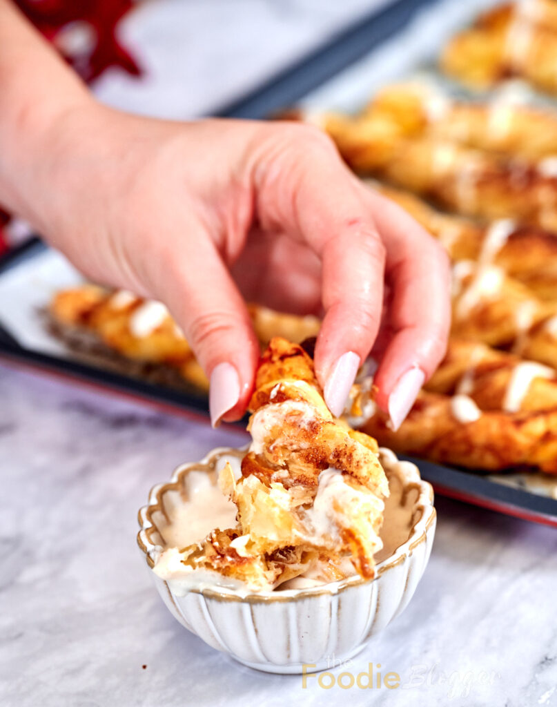 Easy Pumpkin Pie Twists 2 easy pumpkin pie twists snack recipe